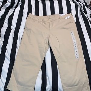 Brand New Old Navy Mid-Rise Pixie Pants